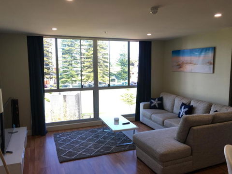 Beachside Luxury 2 Bedroom Getaway - Hobart Tourism 6