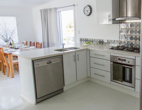 The Rested Guest 3 Bedroom Cottage West Wyalong - Tourism TAS 4