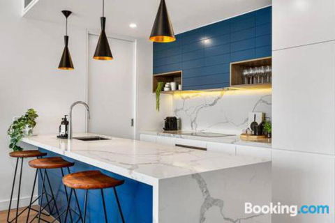 Luxe 101 At Martha Cove Waterfront Luxury On The Marina Walk To Beach - Tourism TAS 6