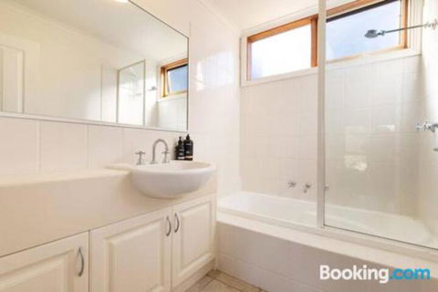 Acqua Vista Water View Fireplace Walk To Beach - Tourism TAS 1