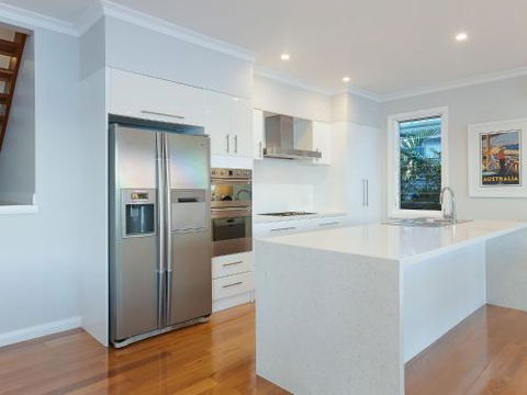 Absolute Waterfront Lakehouse Fishing Point Waterfront Pool Jetty - Tourism TAS 5