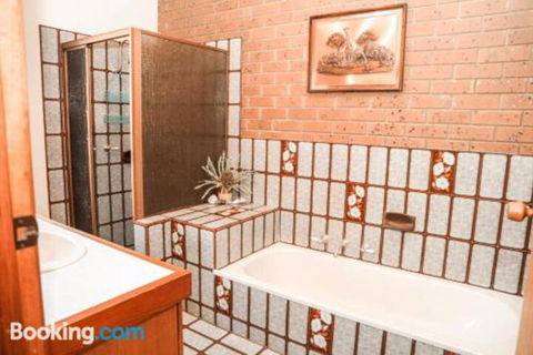 Banksia Beach House - Tourism TAS 4