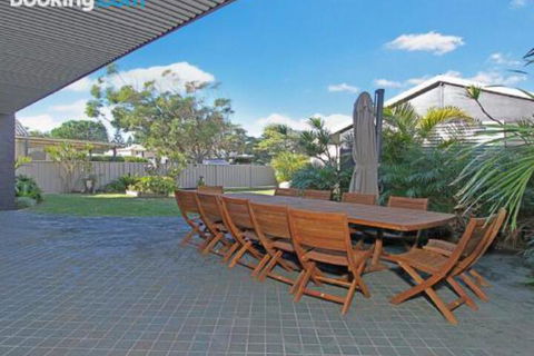 Seaside Escape At Jones Beach Swimming Pool - Tourism TAS 6