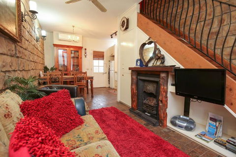 The Stable On Olive - Hobart Tourism 1