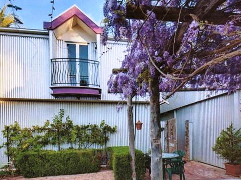 The Stable On Olive - Hobart Tourism 5