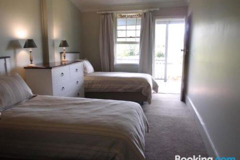 Old Schoolmasters Cottage On The Barrington River - Tourism TAS 6