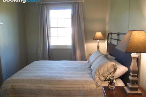 Old Schoolmasters Cottage On The Barrington River - Tourism TAS 3
