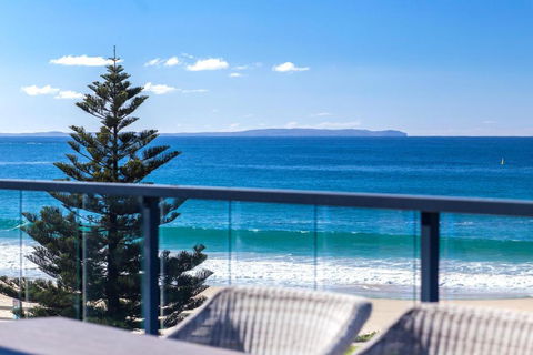 Beachfront Apartment 10 - Hobart Tourism 4