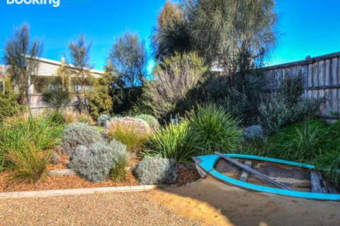 At The Beach - Tourism TAS 2