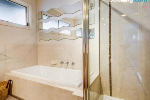 At The Beach - Tourism TAS 6