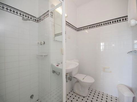 Beachside Shoal Bay Unit 2 - Hobart Tourism 5