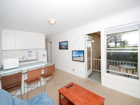 Beachside Shoal Bay Unit 2 - Hobart Tourism 3