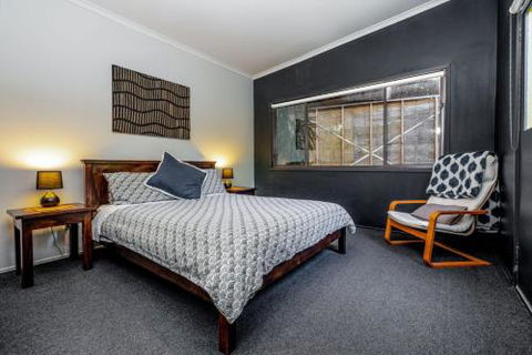 SUNSET BEACH SHACK On SURF - Tourism TAS 2