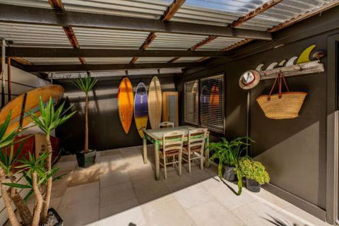 SUNSET BEACH SHACK On SURF - Tourism TAS 5