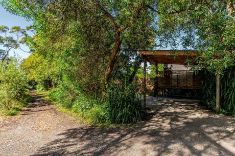 SUNSET BEACH SHACK On SURF - Tourism TAS 3