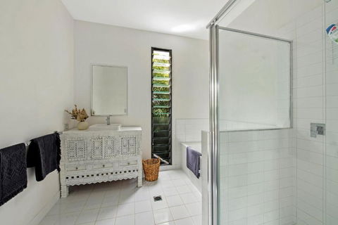 Sundays Beach House - Hobart Tourism 5