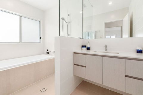 Nautilus Ocean Breeze - Tourism TAS 4