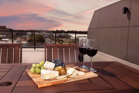 Enjoy Penthouse Living In The CBD - Hobart Tourism 5