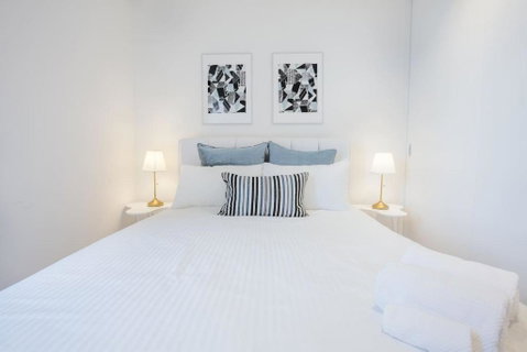 33Cotton CloudLVL48at2BR2BTH AptMel Cenfreetram - Tourism TAS 4