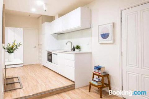 Flinders Lane Melbourne Apartment By Ready Set Host - Tourism TAS 2