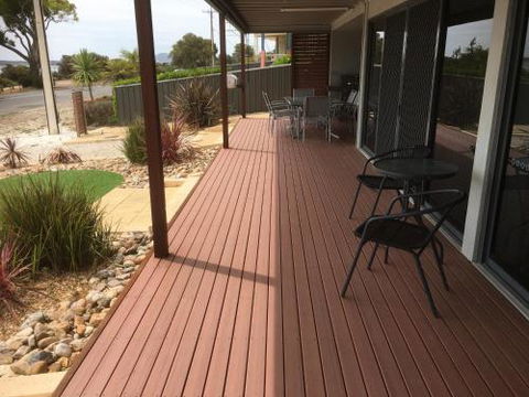Almonta Apartments On The Water Front - Tourism TAS 1