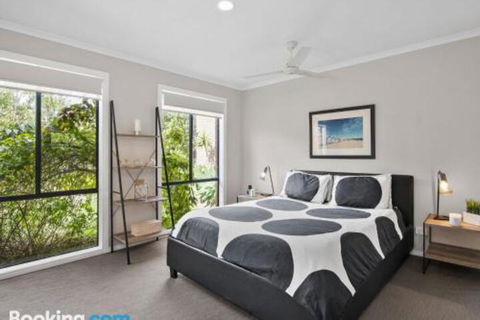 Rye Poolside Escape - Tourism TAS 5