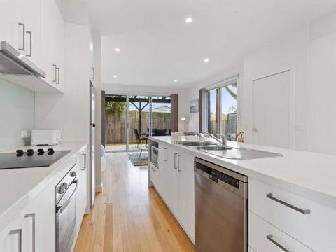 NORMANBY Coastal FREE WIFI & NETFLIX - Tourism TAS 4