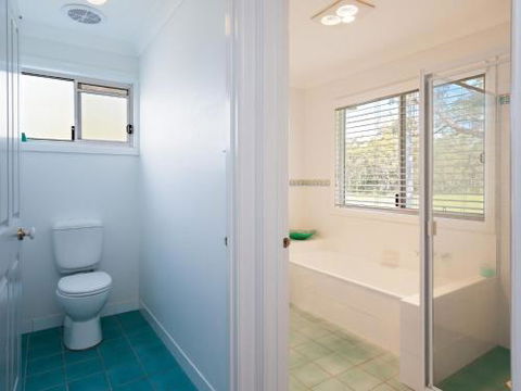 8a Foreshore Drive Ducted Air & Boat Parking - Tourism TAS 1