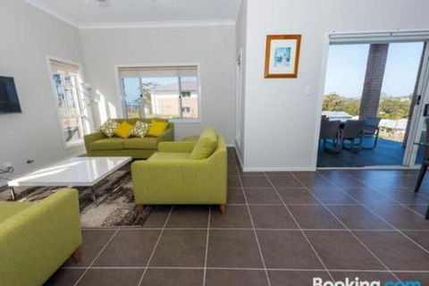 Seabreeze At Corlette - Tourism TAS 3