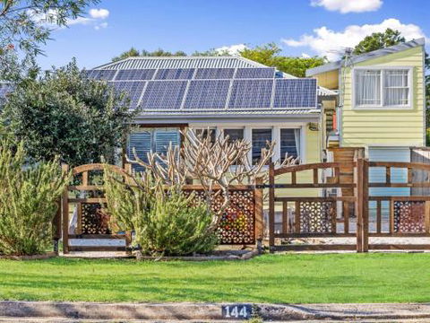 THE OASIS Werri Beach 4pm Check Out Sundays - Tourism TAS 1