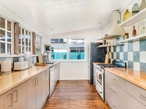 THE OASIS Werri Beach 4pm Check Out Sundays - Tourism TAS 5