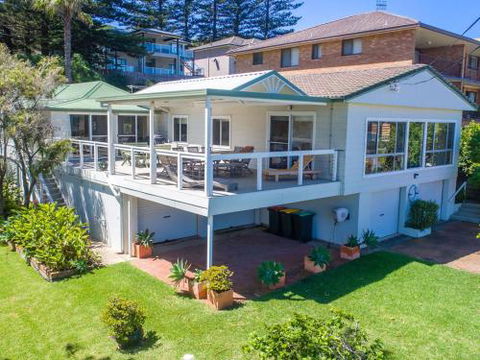 FRESHWATER Gerroa 4pm Check Out Sundays - Tourism TAS 1