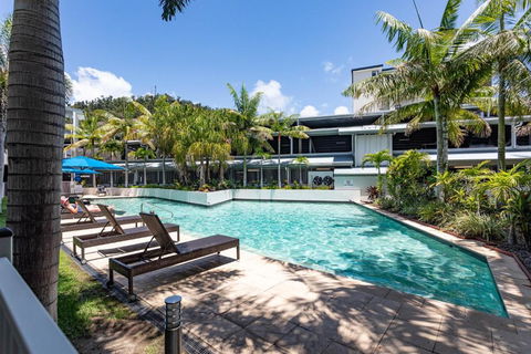 BY THE SEA SHORE STUNNING UNIT POOL SPA WIFI. - Hobart Tourism 3