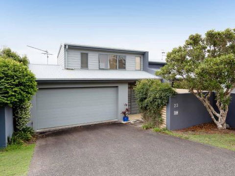 23 Wollomi Ave Stunning Water Views & WIFI - Tourism TAS 2