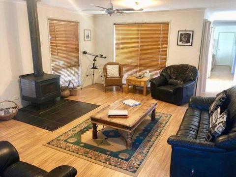 1 Tecoma Avenue Sandy Point - Tourism TAS 1