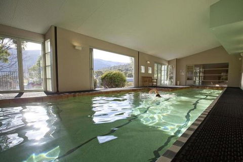 Iron Bark Chalet - Hobart Tourism 5