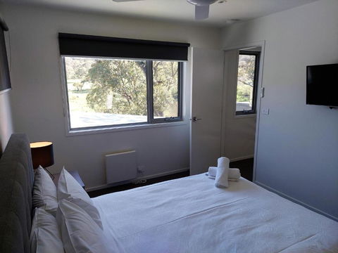 Iron Bark Chalet - Hobart Tourism 1