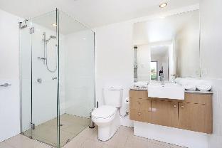 Stylish Modern Ecco Complex - Hobart Tourism 3