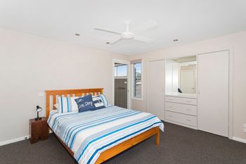 DOLPHIN VIEWS - Hobart Tourism 5
