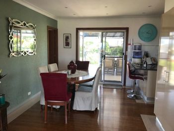 Ocean House At Mollymook - Hobart Tourism 5