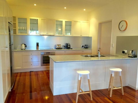 The Holiday House - Tourism TAS 5