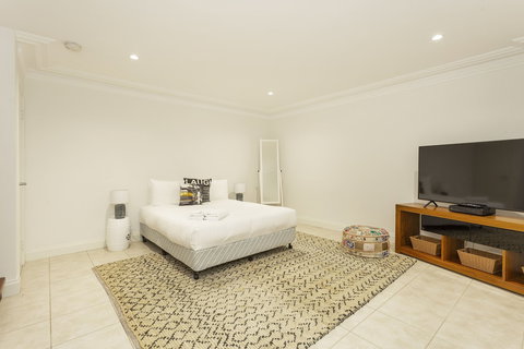Cottesloe Waters Apartment - Hobart Tourism 2
