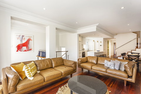 Cottesloe Waters Apartment - Hobart Tourism 6