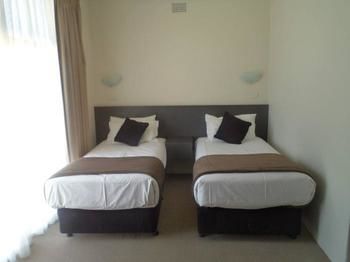 Oriana Motor Inn - Tourism TAS 2