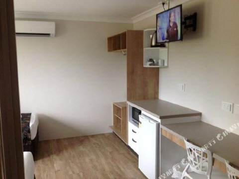 BEST WESTERN CASTLE LODGE MOTEL - Hobart Tourism 0