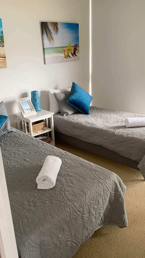 Absolute Beachfront With Views 2BR Apt - Tourism TAS 5