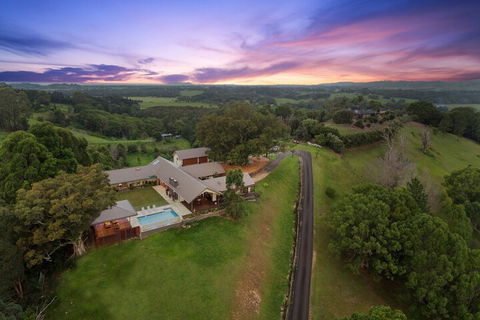 A PERFECT STAY - Serene Myocum - Tourism TAS 1