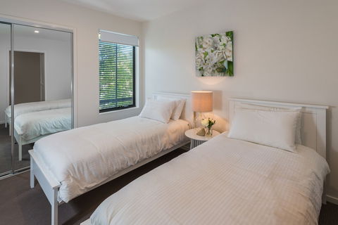 Round About Bulimba - Hobart Tourism 3
