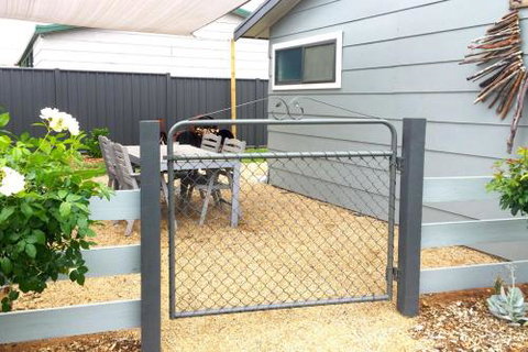 Charlottes Honor River & Golf Cottage - Tourism TAS 1