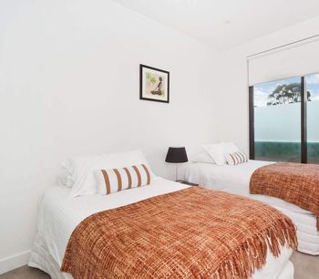 Smart Modern In St. Kilda - Tourism TAS 4